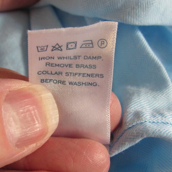 Charles Tyrwhitt Blue Herringbone Button Down Size 17/34 Classic Fit 100% Cotton - Picture 8 of 8